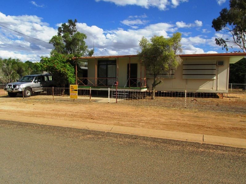25 Bustard street, Longreach QLD 4730