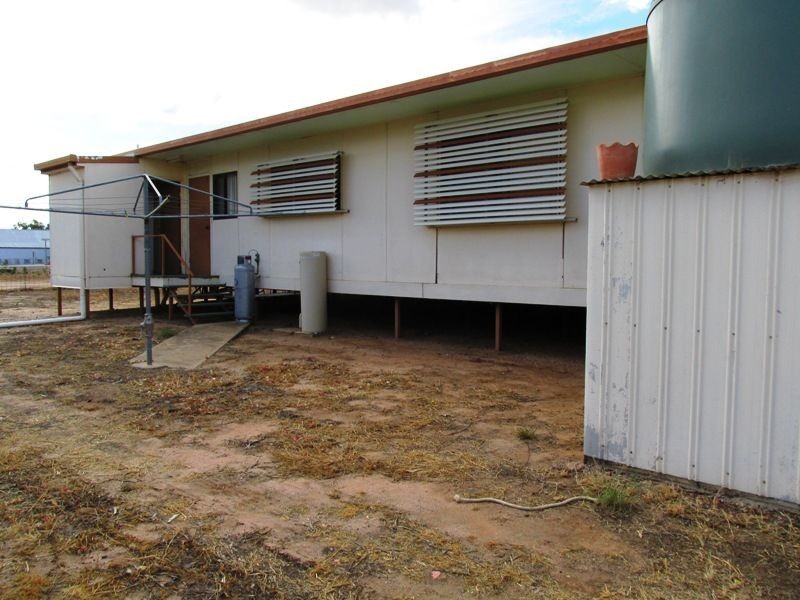 25 Bustard street, Longreach QLD 4730