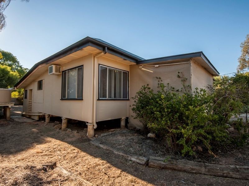 157 Cassowary street, Longreach QLD 4730