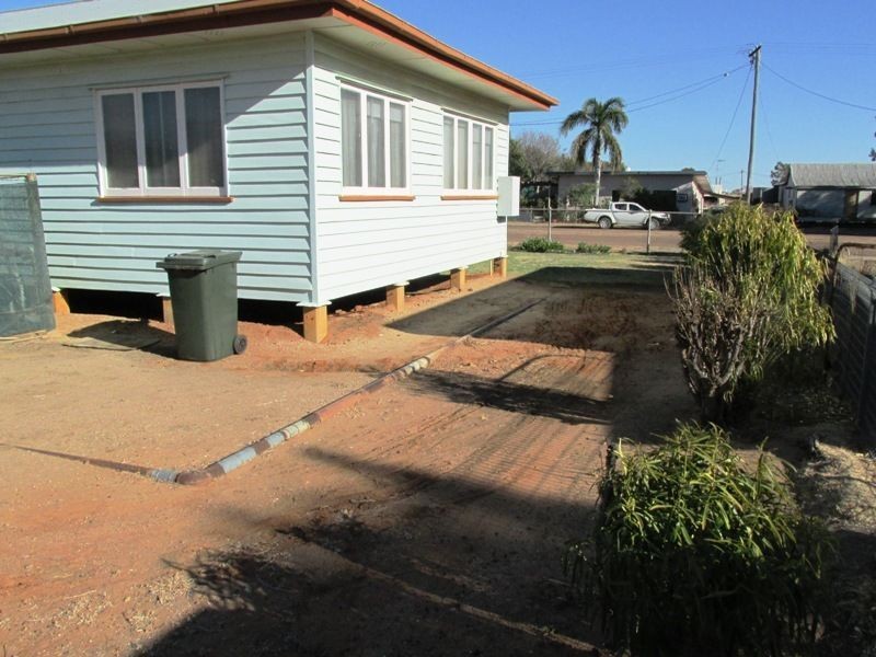 126 Wren street, Longreach QLD 4730