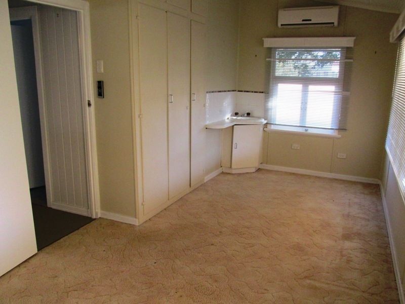 77 Crane street, Longreach QLD 4730