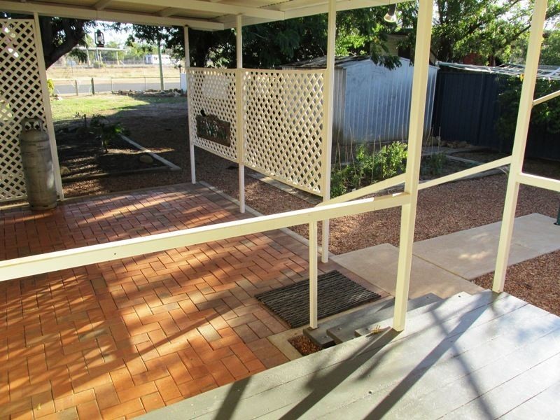 77 Crane street, Longreach QLD 4730