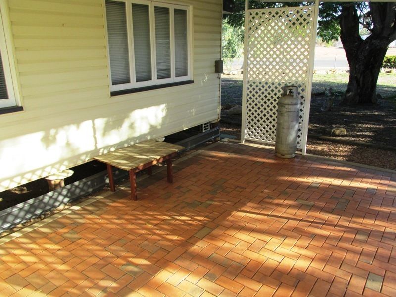 77 Crane street, Longreach QLD 4730