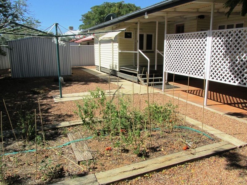 77 Crane street, Longreach QLD 4730