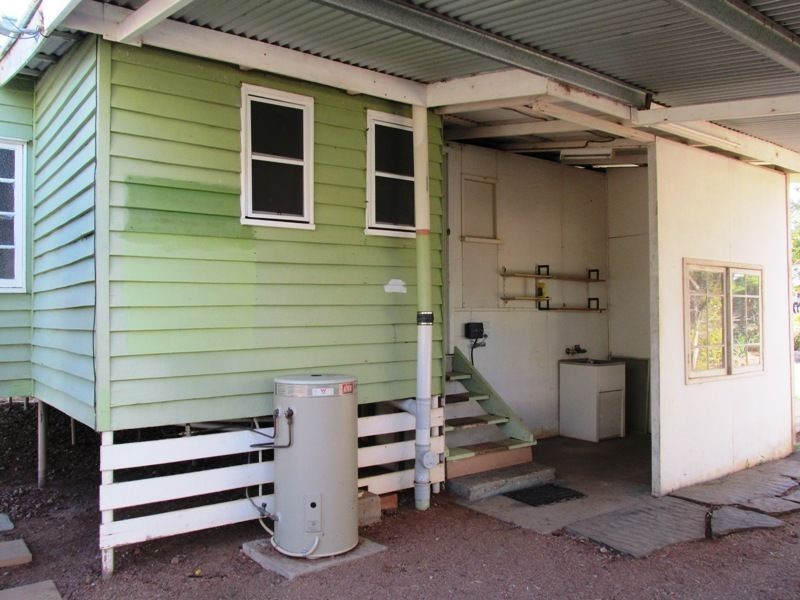 41 Wompoo Road, Longreach QLD 4730