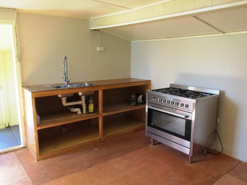 94 Crane Street, Longreach QLD 4730