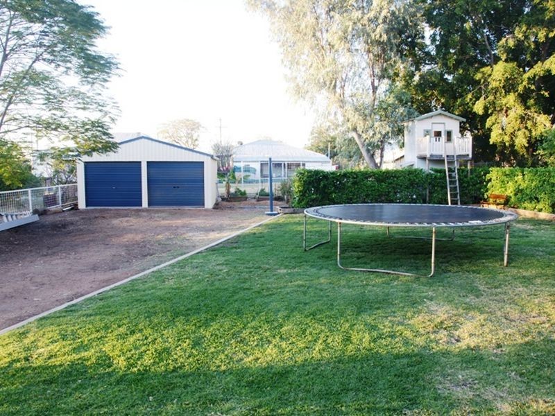 10 Quail street, Longreach QLD 4730