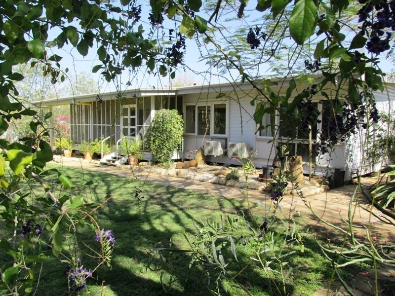 4 Lark steet, Longreach QLD 4730