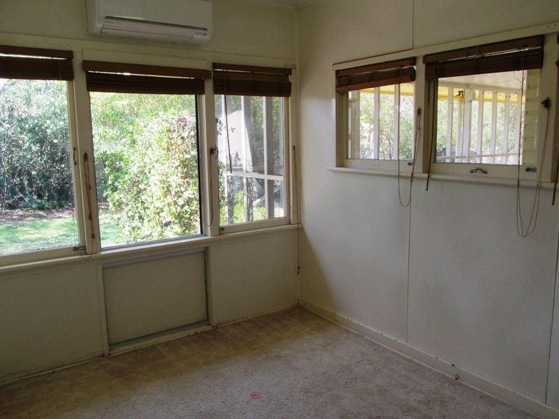 4 Lark steet, Longreach QLD 4730