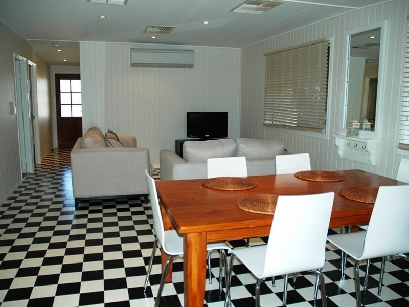 77 Cassowary street, Longreach QLD 4730