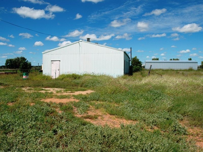 33 Bridge street, Muttaburra QLD 4732