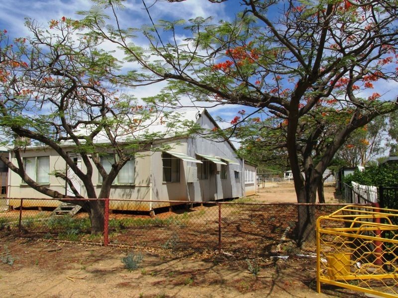 136 Wren street, Longreach QLD 4730