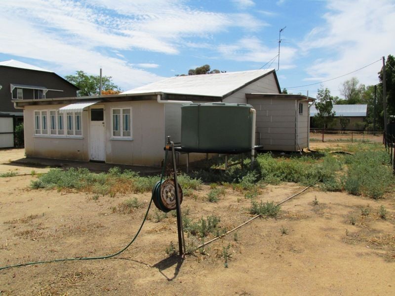 136 Wren street, Longreach QLD 4730