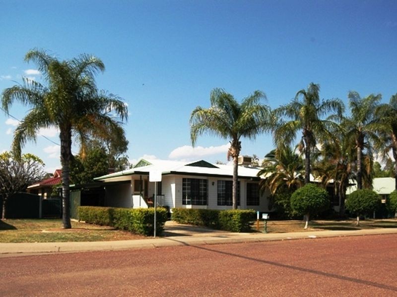 2 Bluebird court, Longreach QLD 4730