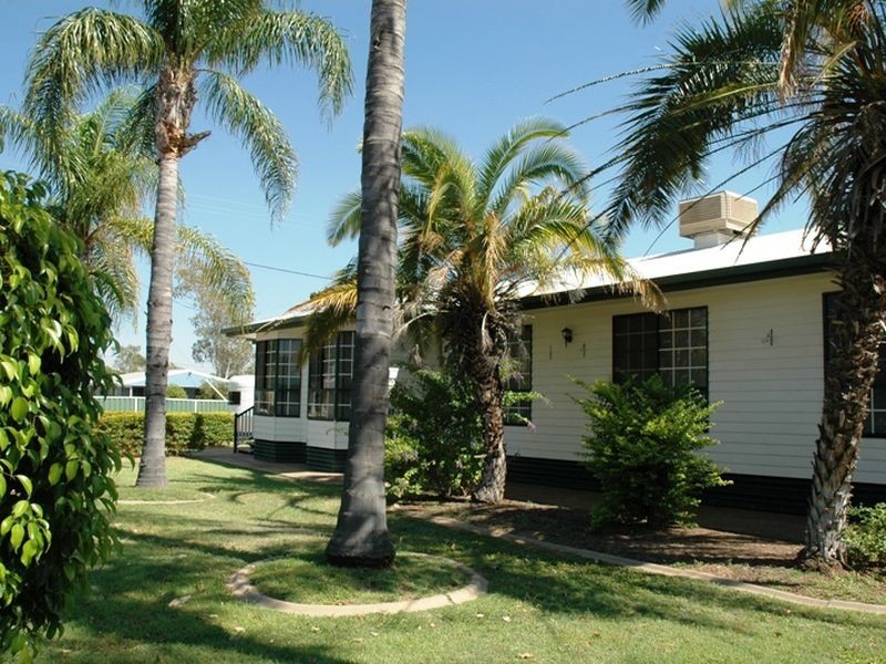 2 Bluebird court, Longreach QLD 4730