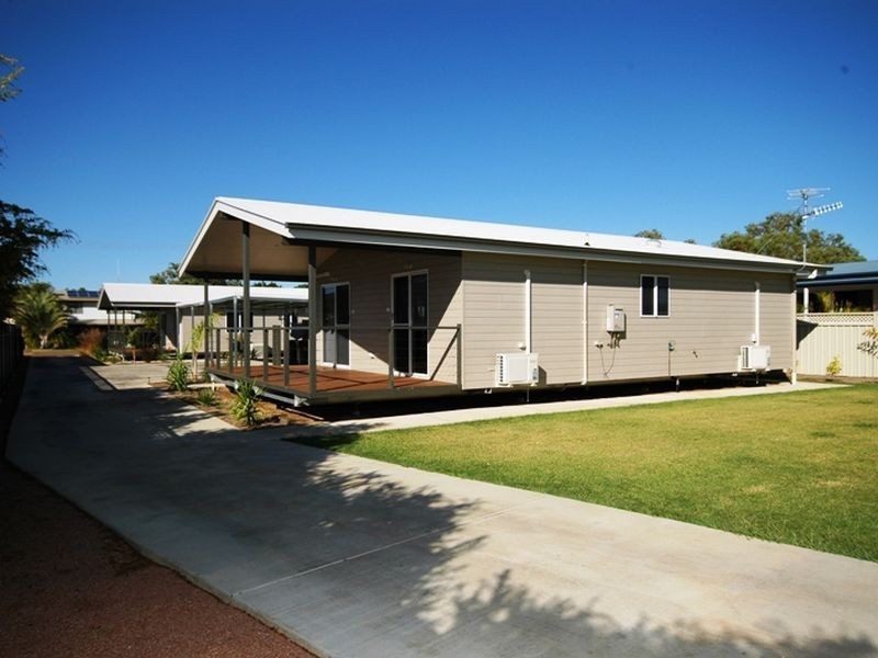 8 Robin road, Longreach QLD 4730