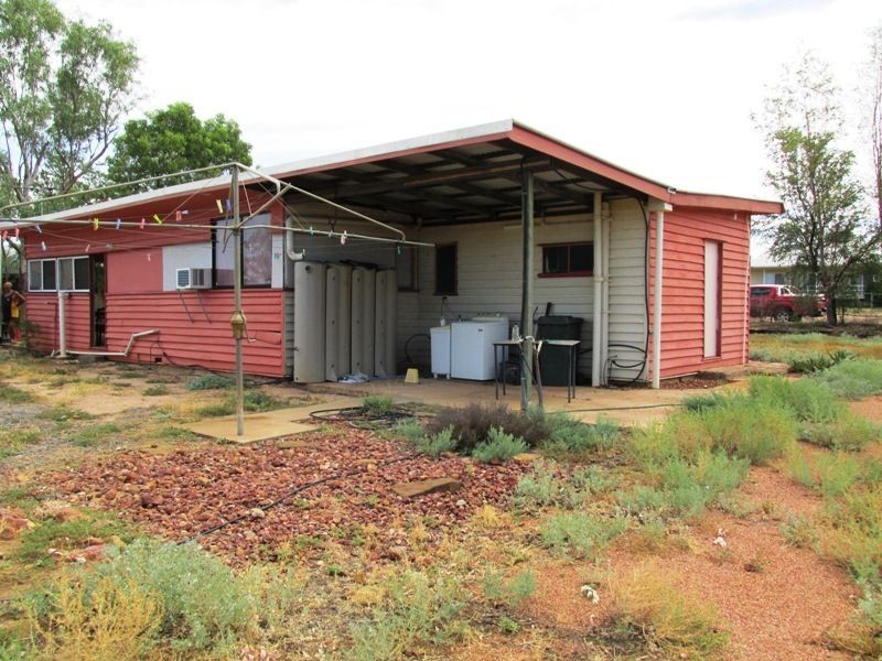 17 Sword street, Muttaburra QLD 4732