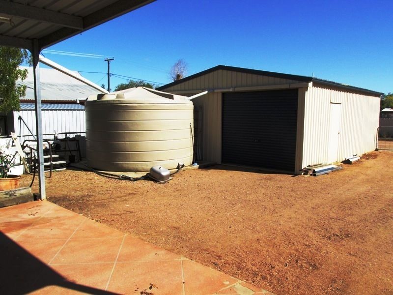 37 Crane street, Longreach QLD 4730
