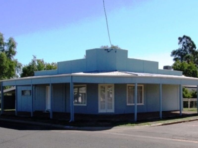 39 Crane street, Longreach QLD 4730