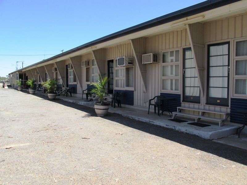 20 Oondooroo street, Winton QLD 4735