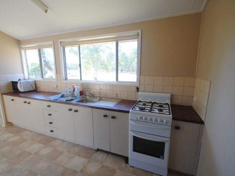 6 Milton street, Alpha QLD 4724