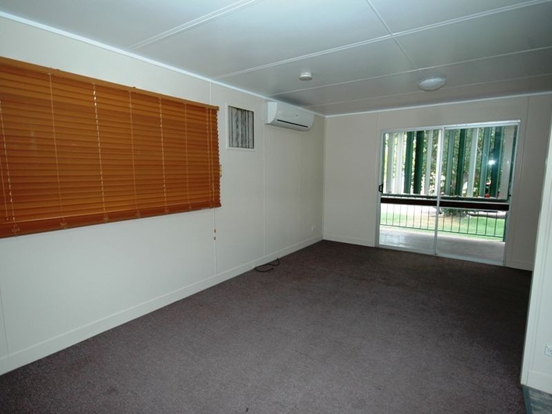 80 Crane Street, Longreach QLD 4730