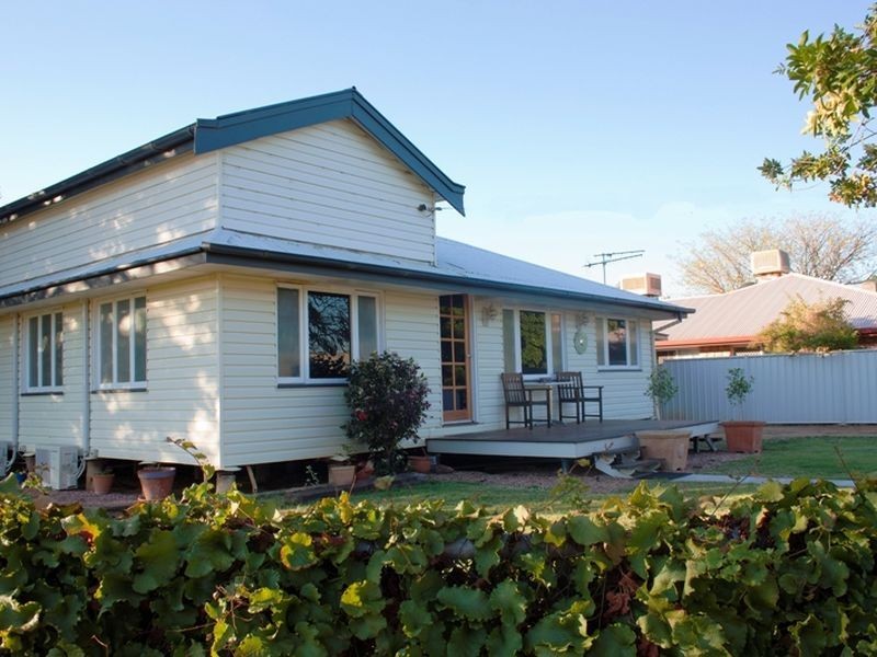 77 Crane street, Longreach QLD 4730