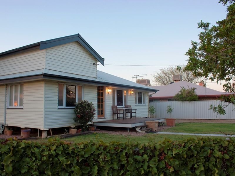 77 Crane street, Longreach QLD 4730