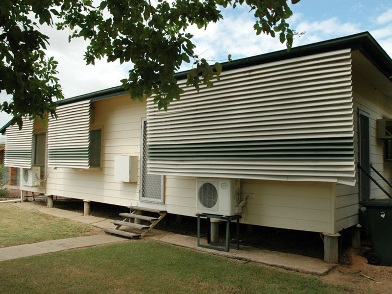 176 Kingfisher street, Longreach QLD 4730
