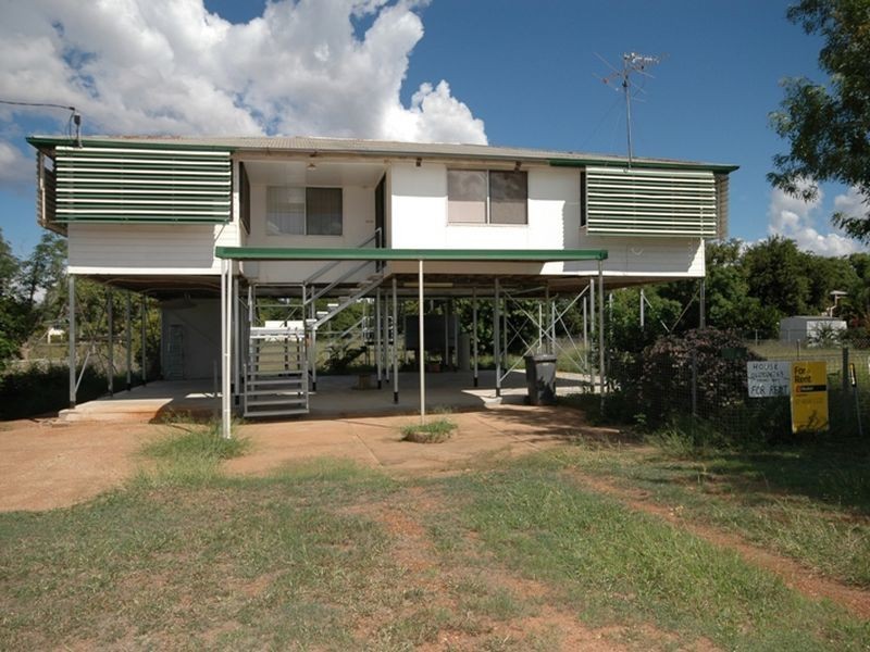 13 Shakespear street, Alpha QLD 4724