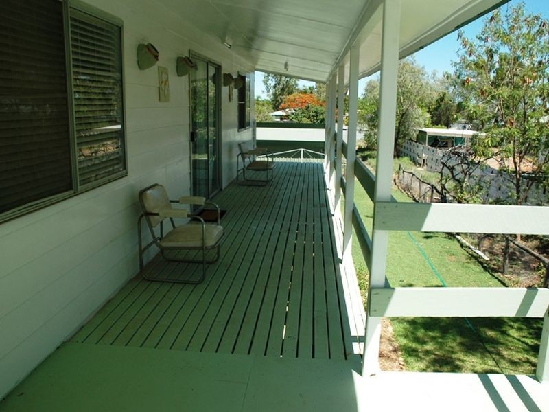 1/25 Crane street, Longreach QLD 4730