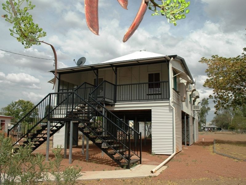154 Spoonbill street, Longreach QLD 4730