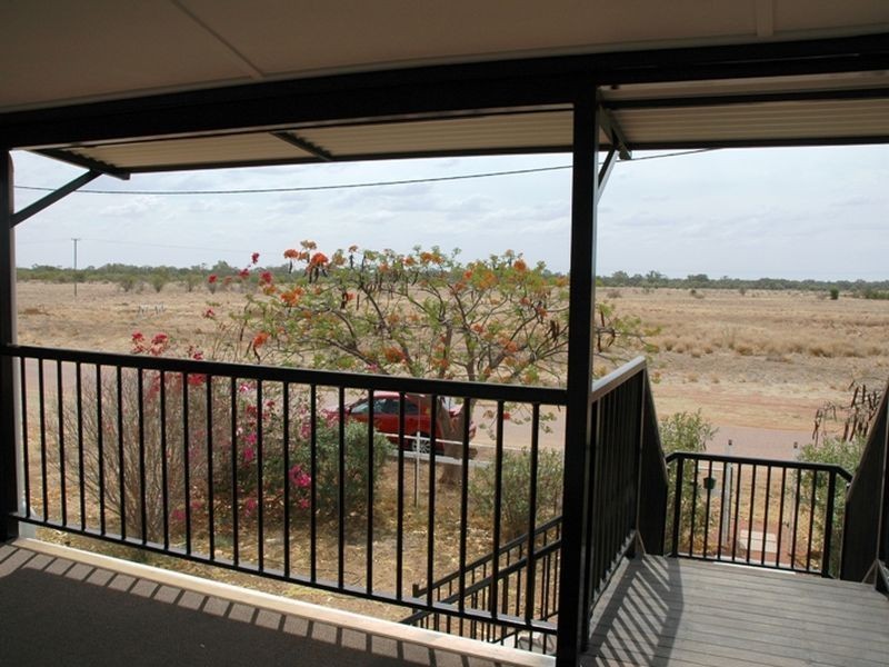 154 Spoonbill street, Longreach QLD 4730