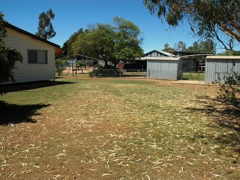 33 Pelican street, Longreach QLD 4730