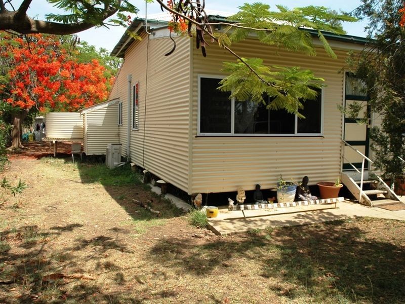 109 Falcon street, Longreach QLD 4730
