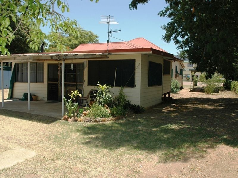 130 Galah street, Longreach QLD 4730