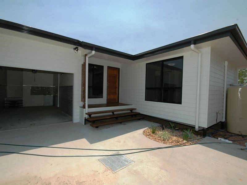4/104 Galah street, Longreach QLD 4730