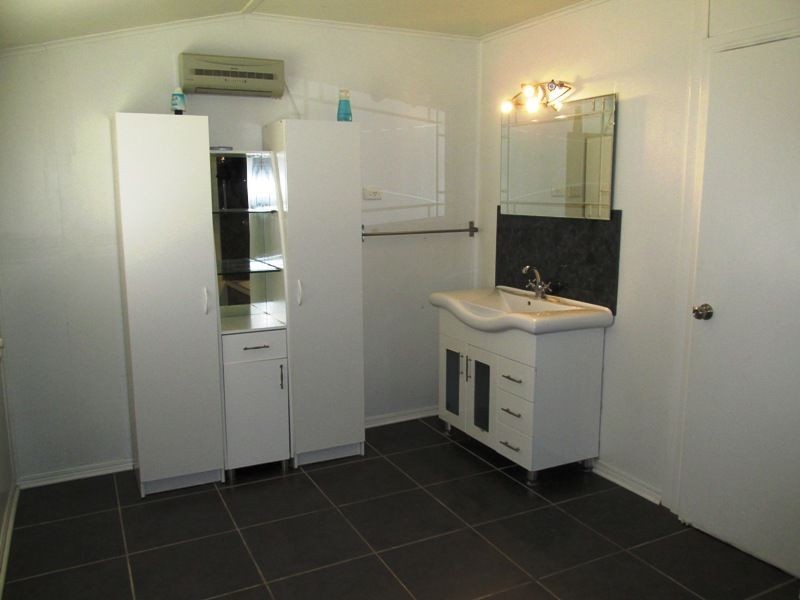 87 Falcon street, Longreach QLD 4730