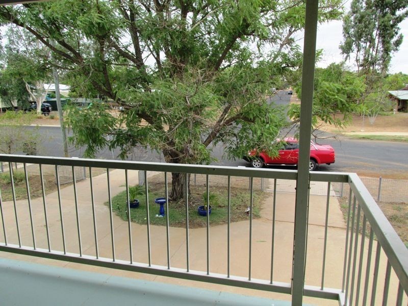 B/24 Gull street, Longreach QLD 4730