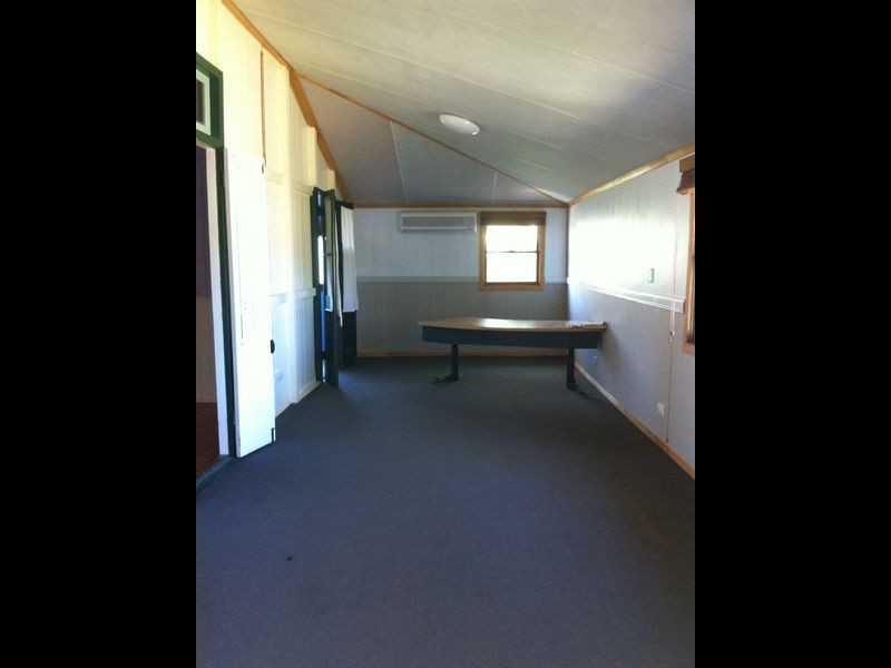 33 Eagle street, Longreach QLD 4730