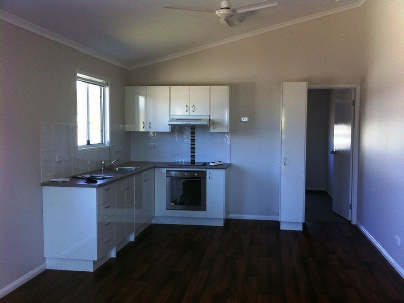 Unit 1/8 Robin road, Longreach QLD 4730