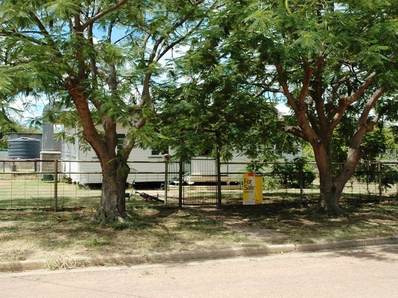 170 Kingfisher street, Longreach QLD 4730
