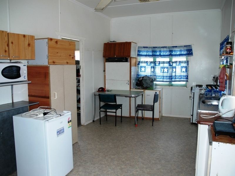 170 Kingfisher street, Longreach QLD 4730