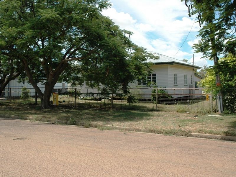 170 Kingfisher street, Longreach QLD 4730
