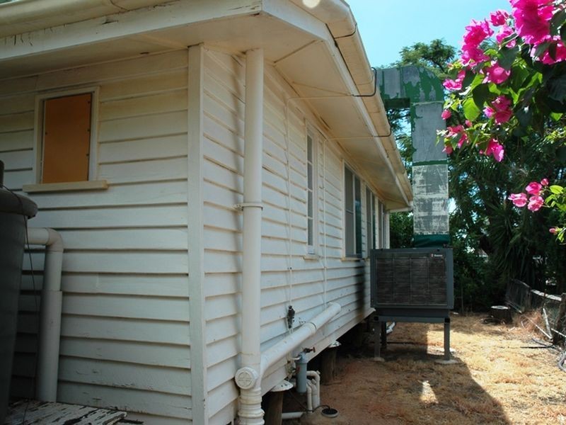 128 Cassowary street, Longreach QLD 4730