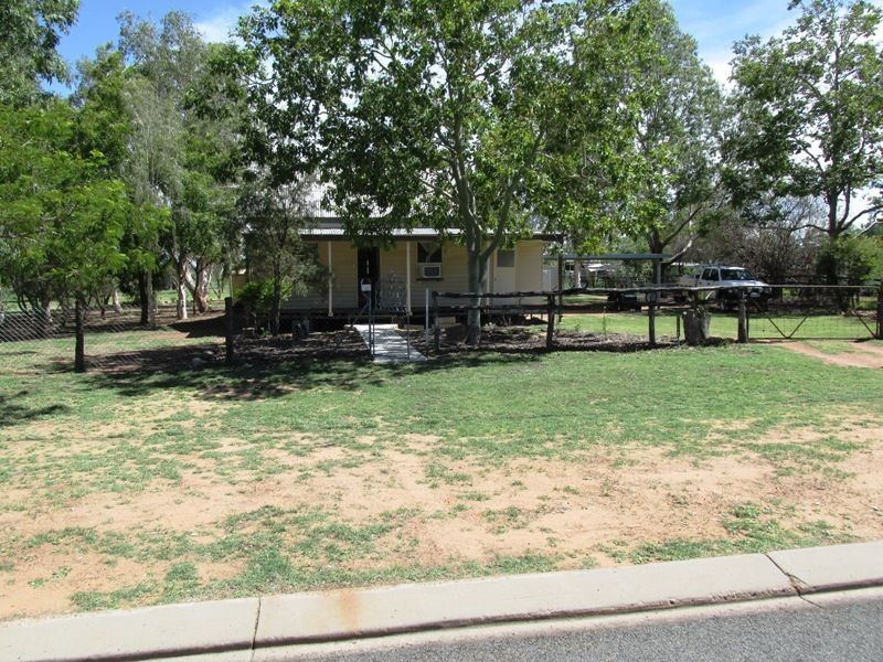 138 Yew street, Barcaldine QLD 4725