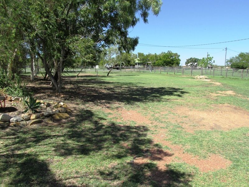 138 Yew street, Barcaldine QLD 4725