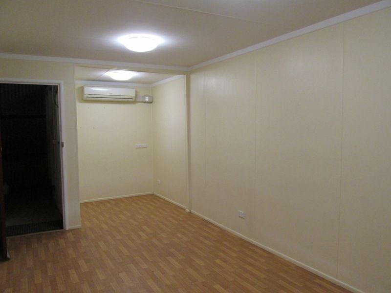 12 Owl, Longreach QLD 4730