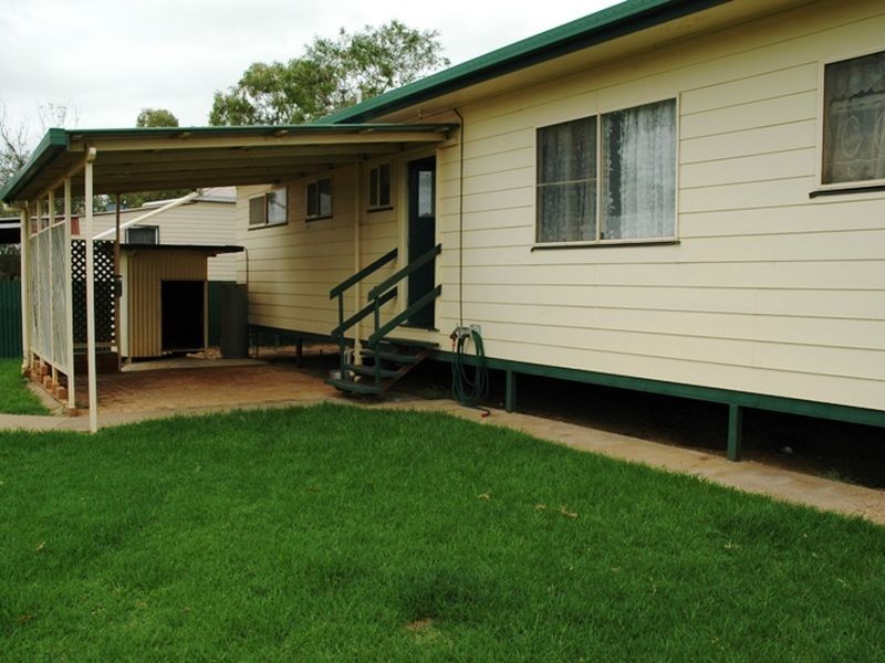 114 Falcon street, Longreach QLD 4730