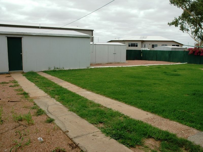 114 Falcon street, Longreach QLD 4730